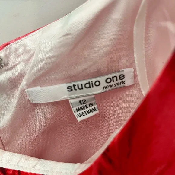 Floral Red and White Dress - Picture 2 of 3